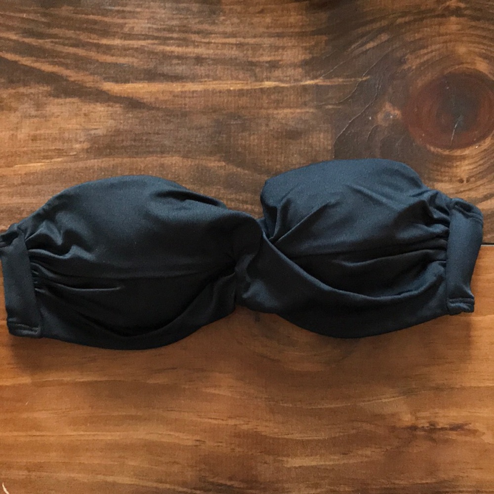 Black Victoria’s Secret bikini